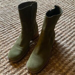 Gianni Bini green boot size 9.5 M